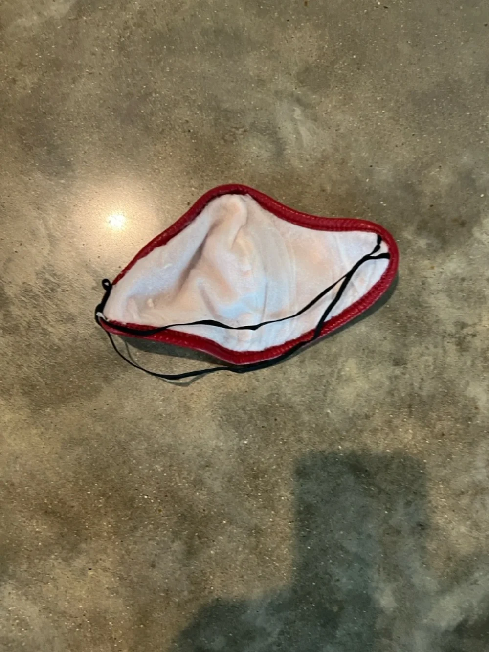 Authentic Louis Vuitton Pink Face Mask with Red Logo Trim - Picture 5 of 8